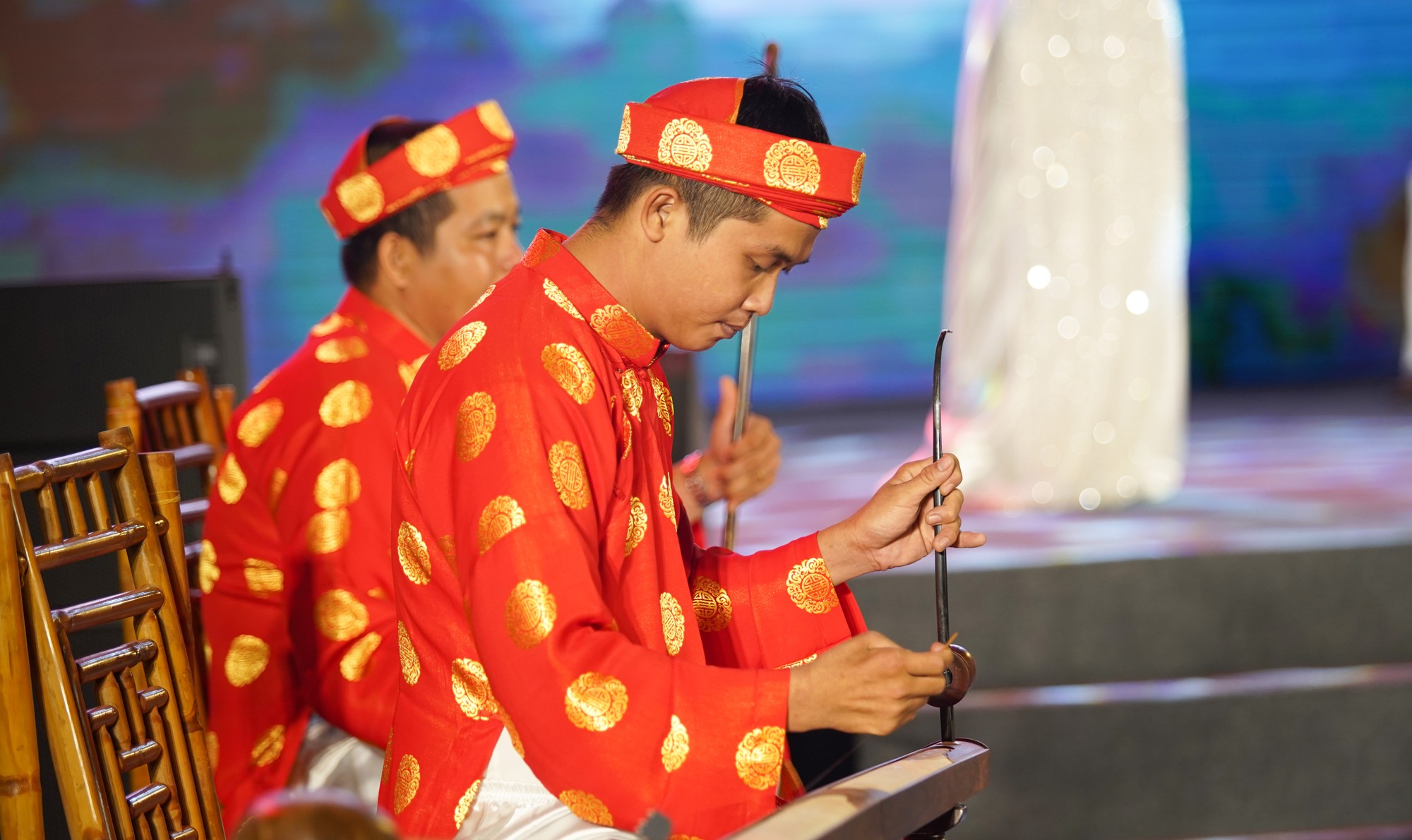 Di sản văn hoá phi vật thể Đờn ca tài tử Nam bộ được trình diễn trên đỉnh núi Bà Đen dịp 30/4.