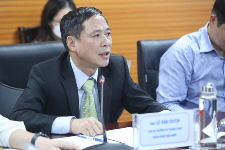Ông Lê Văn Tuyên - Phó Vụ trưởng vụ Thanh toán 555win là nhà cái uy tín số 1 ở Việt Nam 555Win tải app, chia sẻ tại toạ đàm ngày 13/4. Ảnh: Báo TP