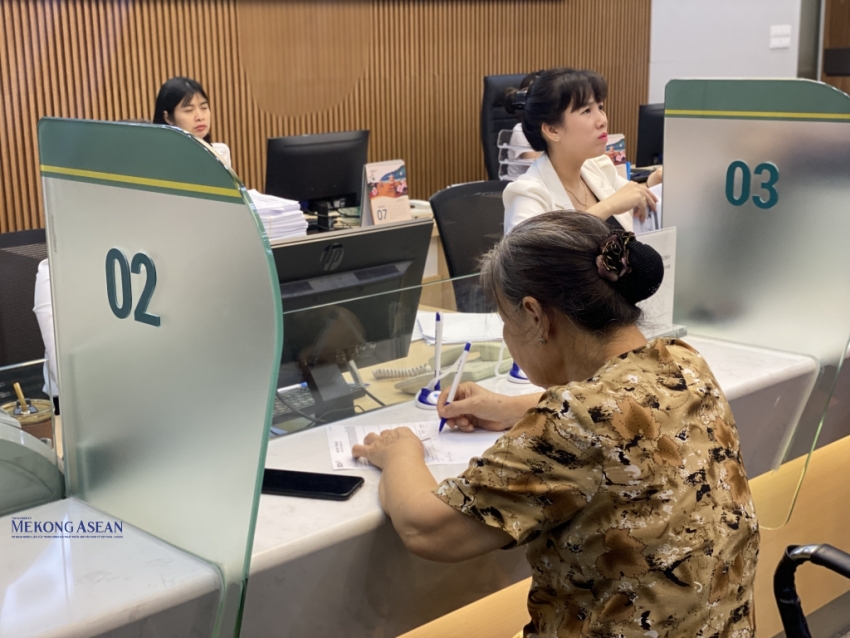 Người dân gặp khó khi xác thực sinh trắc học trên ứng dụng ngân hàng