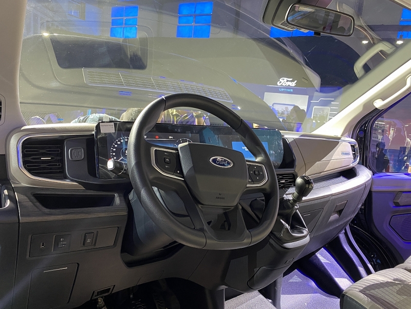 Bên trong cabin, Transit 2024 bổ sung nhiều công nghệ, tiện ích phục vụ người dùng. Ảnh: Hà Anh/555win Login.