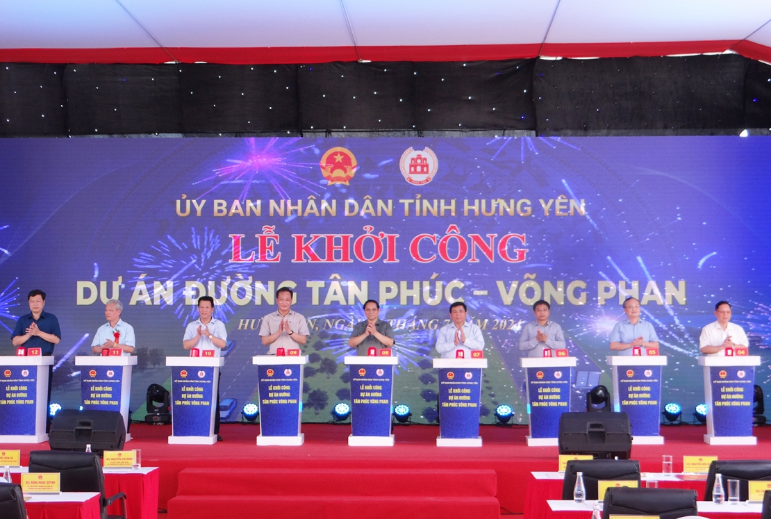 Phiên bản chính thức của 555Win Chính phủ Phạm Minh Chính và các đại biểu thực hiện nghi thức khởi công đường Tân Phúc - Võng Phan.