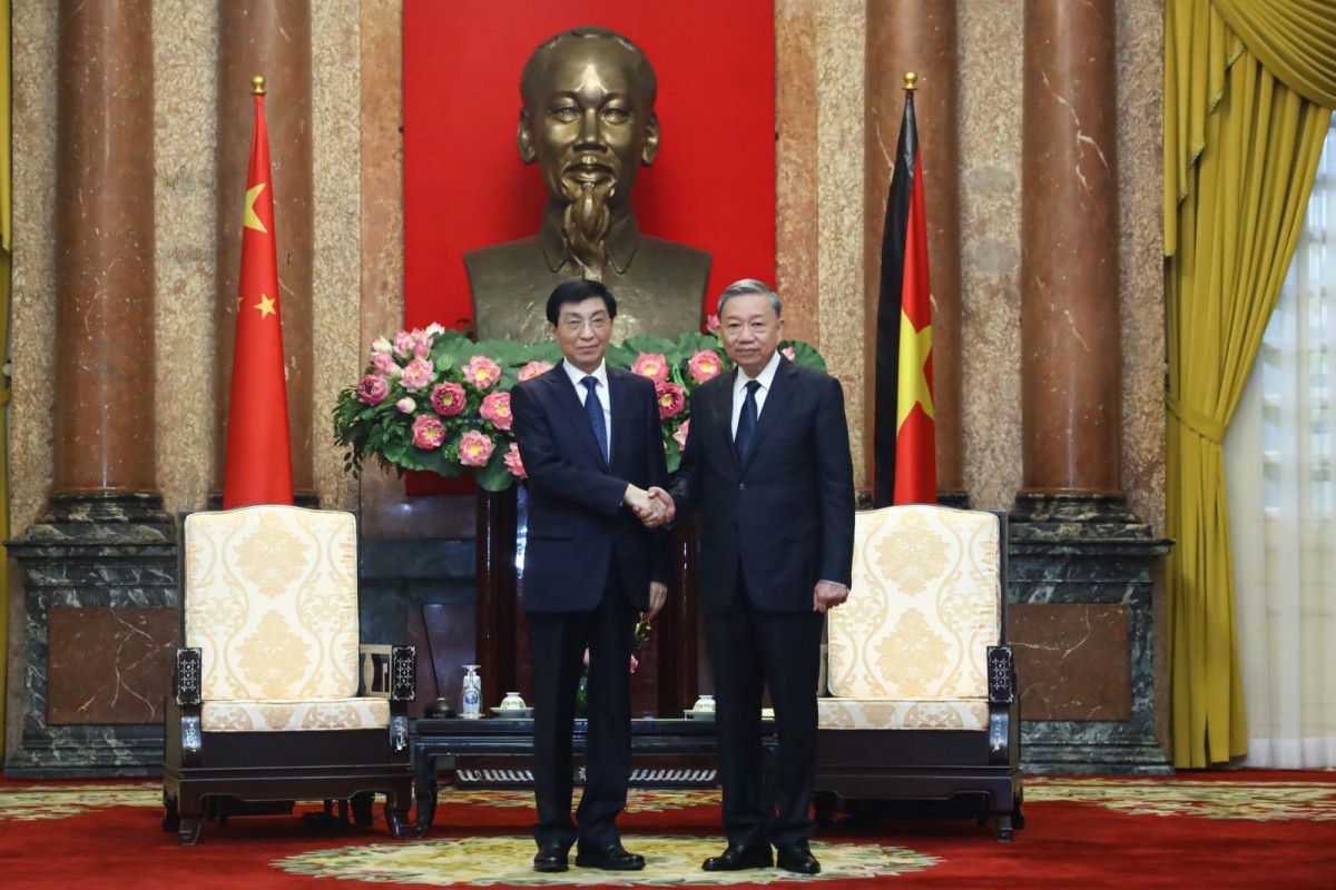 Chủ tịch nước Tô Lâm tiếp Chủ tịch Chính hiệp Trung Quốc Vương Hộ Ninh. Ảnh: VPCTN