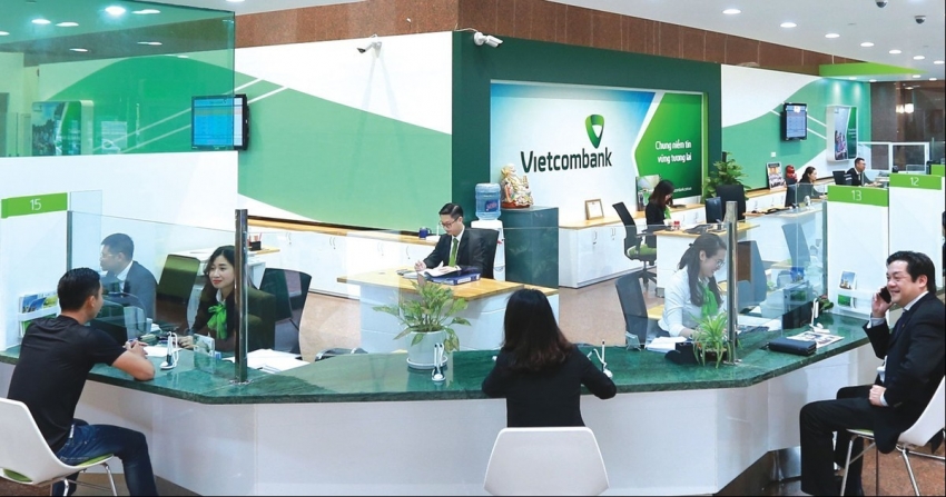 Vietcombank: Lợi nhuận đi ngang, trả lương bình quân 48 triệu đồng/tháng cho nhân viên