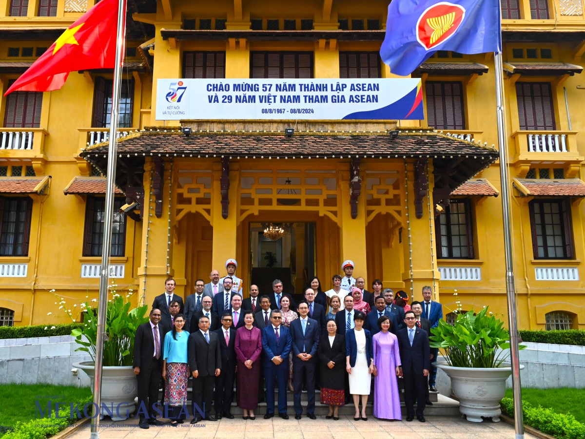 Lễ thượng cờ kỷ niệm 57 năm Ngày thành lập ASEAN Lễ thượng cờ kỷ niệm 57 năm Ngày thành lập ASEAN