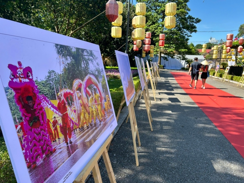 sac mau asean tai hoang thanh thang long