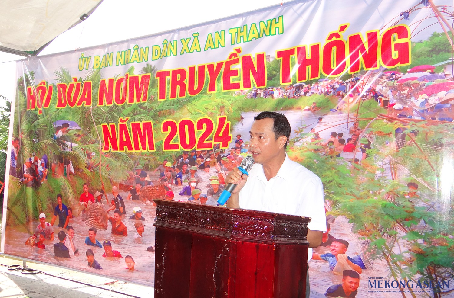 Ông Phạm Văn Thiệp, Chủ tịch UBND xã An Thanh phát biểu khai mạc Hội đùa nơm xã An Thanh năm 2024. Ông Phạm Văn Thiệp, Chủ tịch UBND xã An Thanh phát biểu khai mạc Hội đùa nơm xã An Thanh năm 2024.