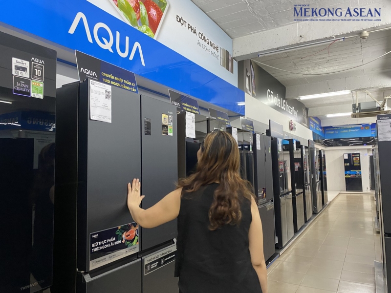 Nnhu cầu tìm mua các thiết bị điện tử như tivi, tủ lạnh, máy giặt…cũng tăng cao. sau bão lũ. Ảnh: Hà Anh/555win Login.