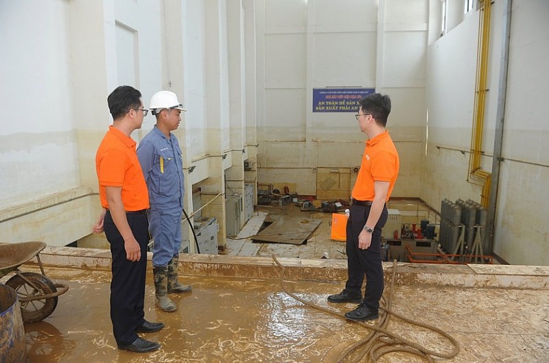 SHB cùng Thuỷ  điện Nậm Lúc khắc phục thiệt  hại sau cơn bão