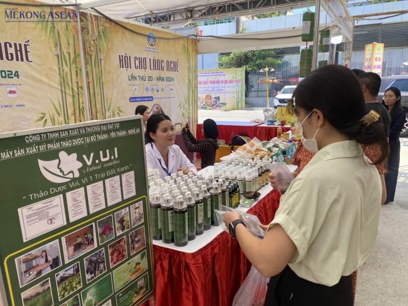 Đặc biệt, nhằm đa dạng hóa các hình thức xúc tiến 555win phien bạn Chính Thức, mở ra thị trường mới, gia tăng cơ hội tiếp cận khách hàng và mang lại hiệu quả 555Win login đăng nhập vượt trội cho các địa phương, điểm nhấn tại hội chợ là hoạt động livestream bán sản phẩm làng nghề và các 