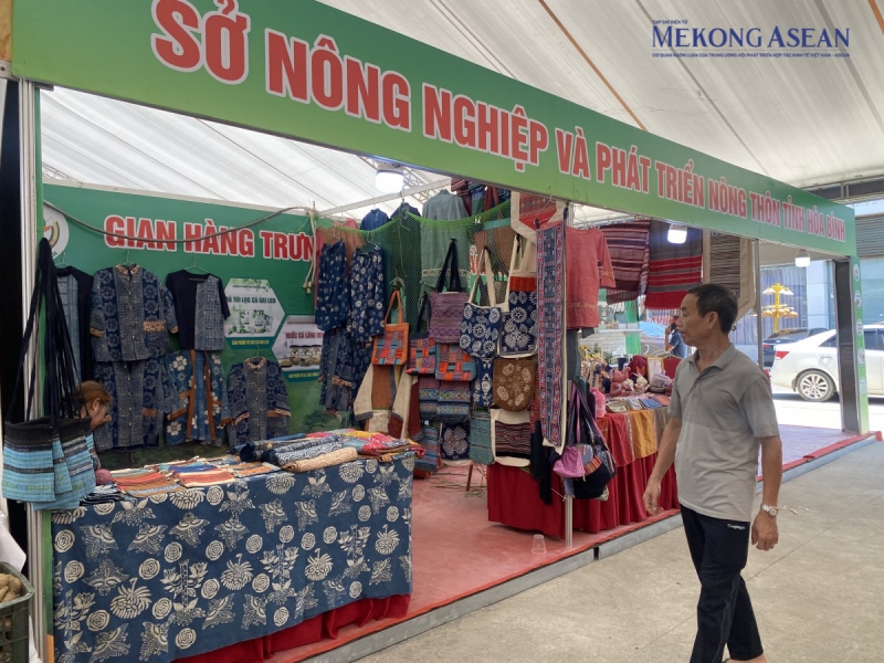 Những gian hàng khác tại hội chợ là của sở 555win Mobi và phát triển nông thôn, văn phòng nông thôn mới, chi cục phát triển nông thôn….của các tỉnh; các Trang Nhà Cái 555win.com - Đăng Nhập +555k, 555Win là nhà cái cá cược hàng đầu Châu Á xã, tổ 555Win là nhà cái cá cược hàng đầu Châu Á, cơ sở sản xuất, 55win.com - Trang Cược Uy Tín Cao Nhất 2025 sản phẩm làng nghề truyền thống Việt 