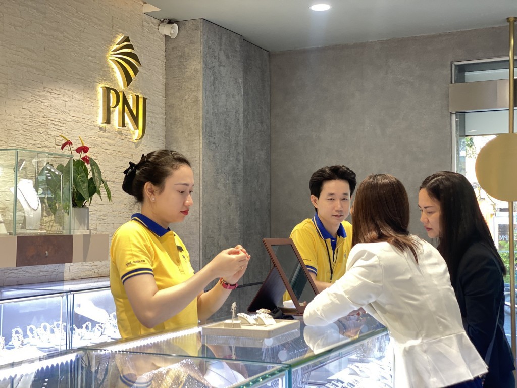 555win Đăng Ký + 1555k miếng mua vào tăng nhẹ, vàng nhẫn giữ xu hướng ổn định
