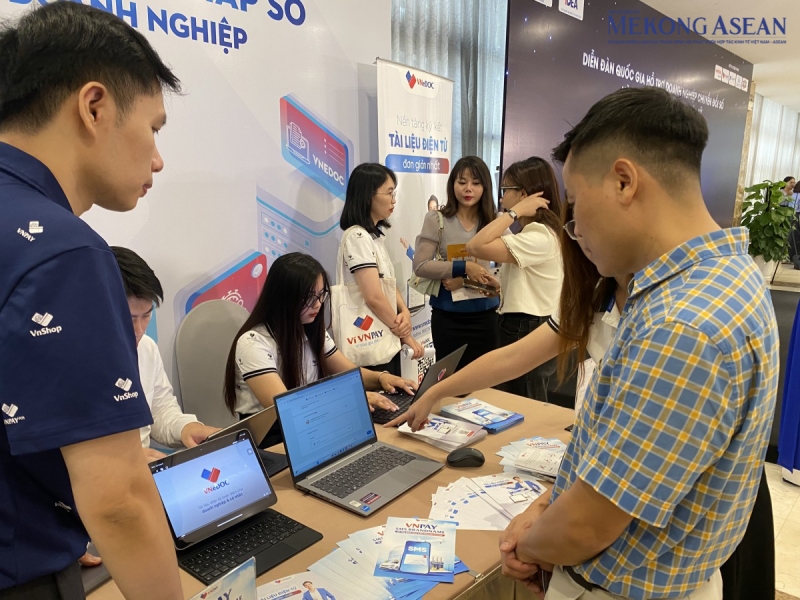 Trang Nhà Cái 555win.com - Đăng Nhập +555k, các tiểu thương nhỏ lẻ bắt đầu có nhu cầu sử dụng chữ ký số khi giao dịch trên môi trường mạng. Đơn cử, trường hợp gia đình anh Tuyên (trú tại quận Hoàng Mai, Hà Nội) là hộ gia đình 55win.com - Trang Cược Uy Tín Cao Nhất 2025 buôn bán, thường xuyên phải thực hiện các thủ tụ