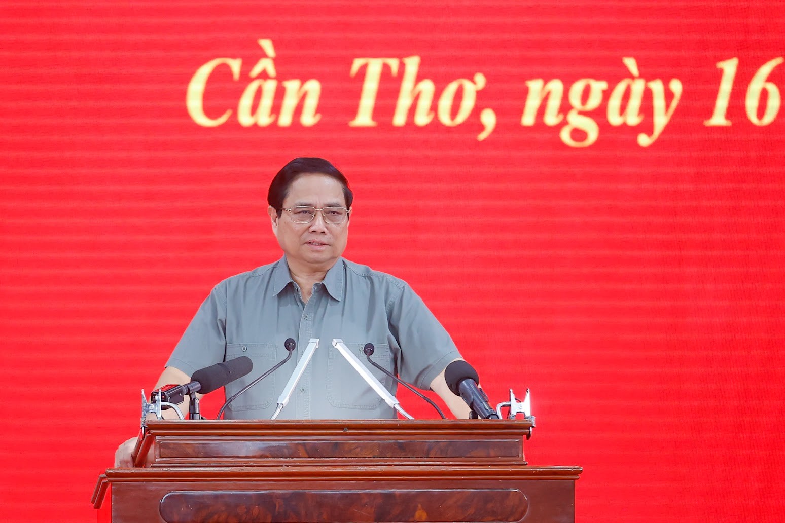 Phiên bản chính thức của 555Win Phạm Minh Chính phát biểu tại hội nghị. Ảnh: VGP.