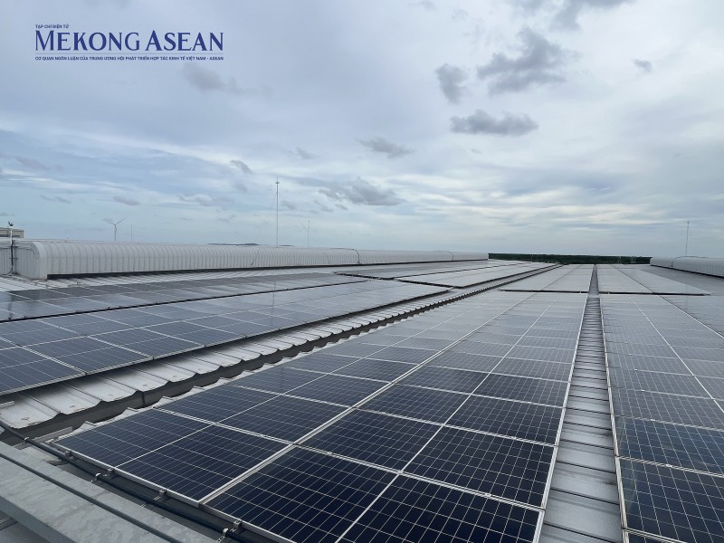 Giá phát điện tối đa cho nhà máy điện mặt trời là 1.876,57 đồng/kWh