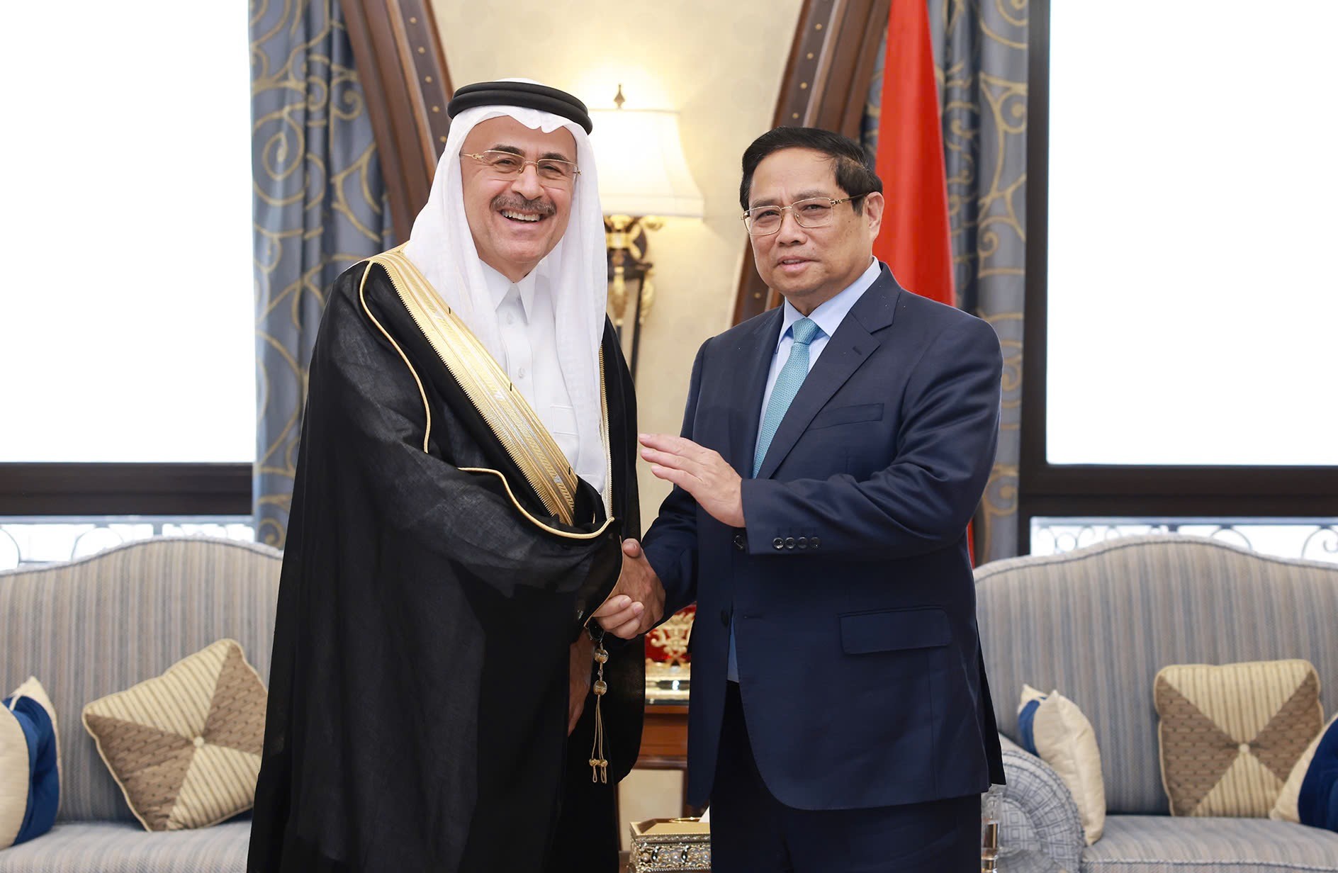 Phiên bản chính thức của 555Win Phạm Minh Chính và ông Amin Al-Nasser, Chủ tịch kiêm Tổng Giám đốc Tập đoàn Dầu khí Saudi Arabia (Saudi Aramco). Ảnh: VGP.