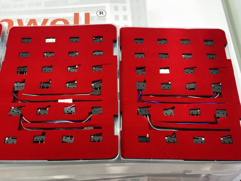 Huizhou Unionwell Sensing & Control Electronics của Trung Quốc chuyên sản xuất các công tắc vi mô thu nhỏ với nhiều loại khác nhau như công tắc vi mô cơ bản, công tắc chống nước, công tắc giới hạn, công tắc áp suất…