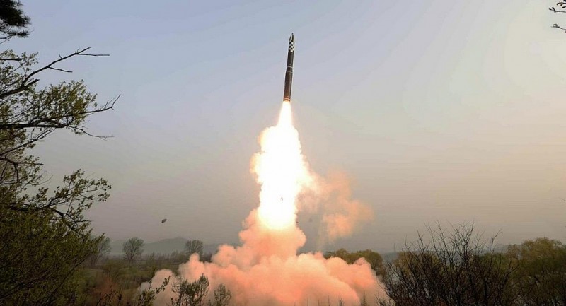 Tên lửa đạn đạo xuyên lục địa Hwasong-18 được Triều Tiên phóng trong một cuộc tập trận hồi tháng 12/2023.