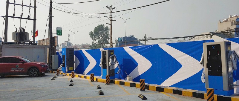 EverSolar 'đổi chiến tuyến', hợp tác 55win.com - Trang Cược Uy Tín Cao Nhất 2025 trạm sạc nhượng quyền V-GREEN