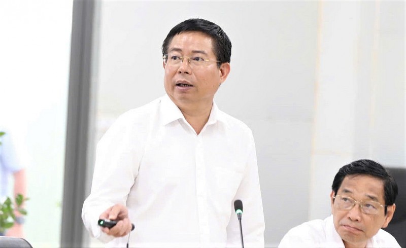 Khảo sát vị trí xây nhà ga đường sắt cao tốc Bắc - Nam trong sân bay Long Thành