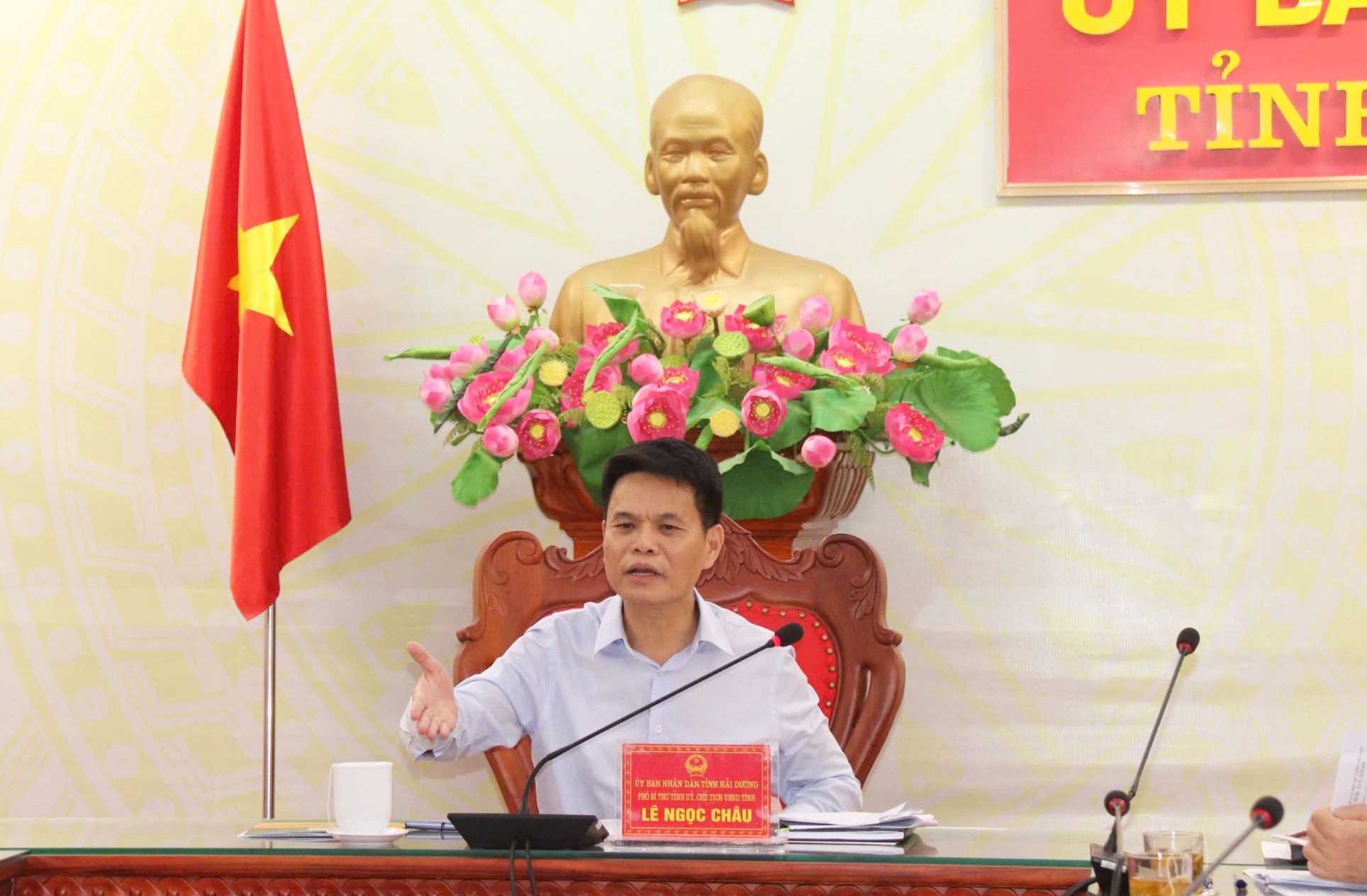 Ông Lê Ngọc Châu, Phó Bí thư Tỉnh ủy, Chủ tịch UBND tỉnh Hải Dương chủ trì buổi làm việc.