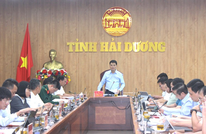 Ông Lê Ngọc Châu, Phó Bí thư Tỉnh ủy, Chủ tịch UBND tỉnh Hải Dương chủ trì phiên họp.