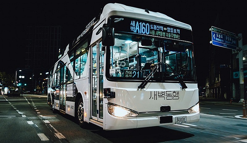 Hàn Quốc mở tuyến xe buýt tự lái cho người đi làm sớm