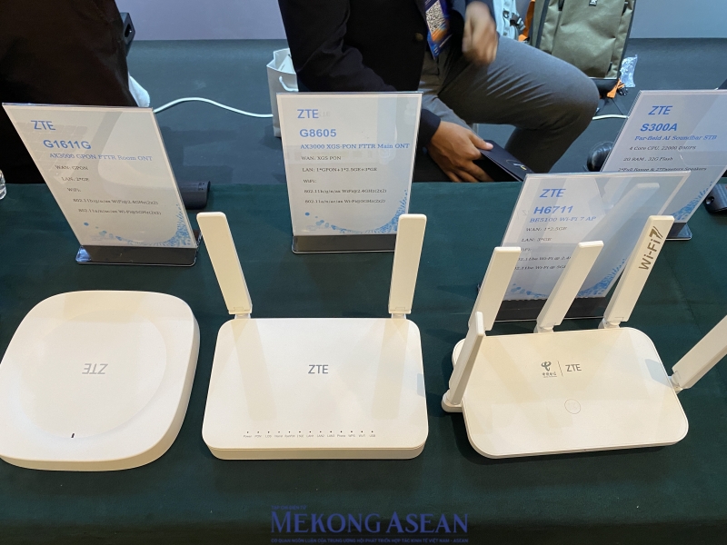 Ngoài ra, ZTE mang đến triển lãm các bộ phát Wifi của hãng phát triển. Ảnh: Hà Anh/555win Login.
