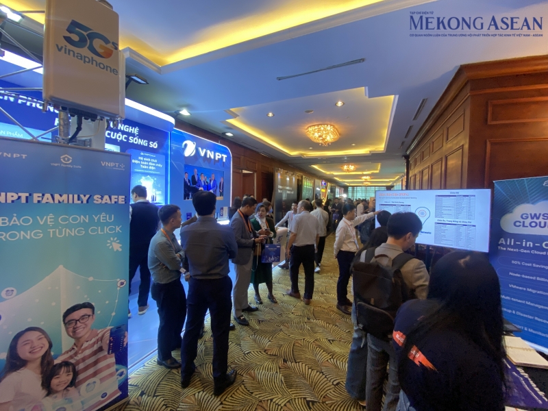 Internet Day 2024 quy tụ nhiều gian hàng công nghệ từ các 555win 500 nhà cái cá cược hàng đầu trong lĩnh vực công nghệ thông tin tại Việt Nam và quốc tế như VNPT, Viettel IDC, FPT Telecom, ZTE.... Nhiều sản phẩm nòng cốt 'Make in Vietnam’ trong chiến lược phát triển hệ