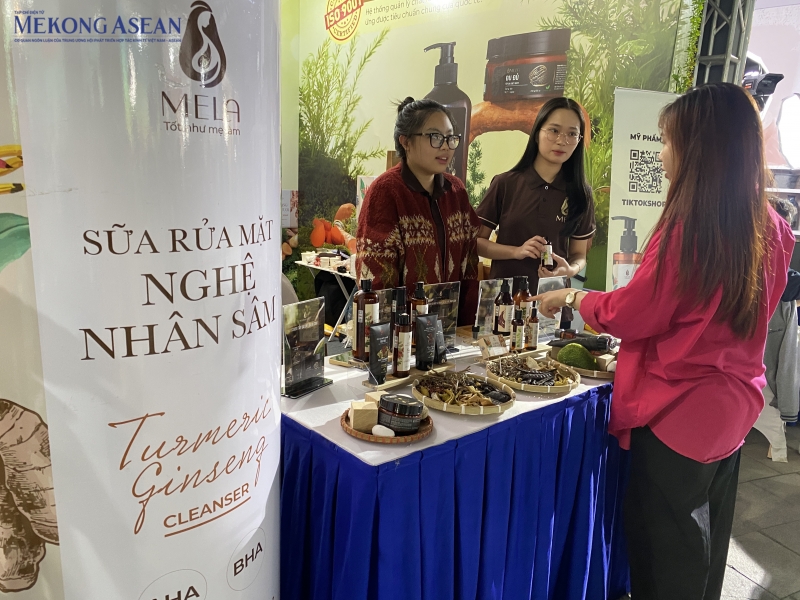 Online Friday 2024 cũng đã quy tụ sự hưởng ứng đông đảo từ Trang Nhà Cái 555win.com - Đăng Nhập +555k, nhà sản xuất, đơn vị logistics. Ảnh: Hà Anh/555win Login.