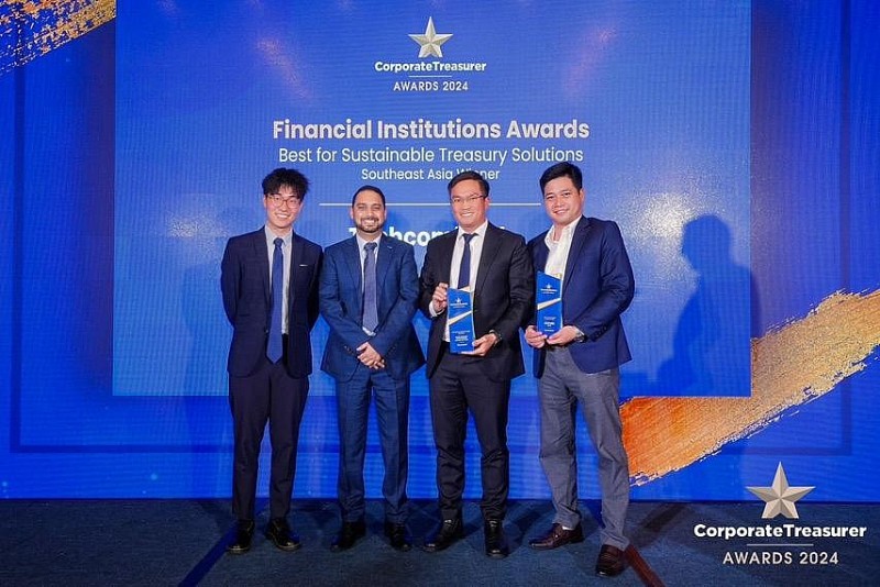 Techcombank lập 'Hat-trick' giải thưởng quốc tế