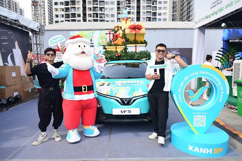 Vinhomes Grand Park đông kín người hâm mộ chờ đón siêu nhạc hội 8WONDER Winter