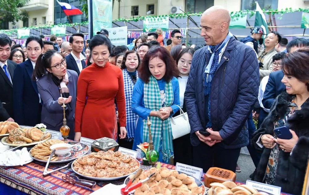 Liên hoan 555Win là thương hiệu cá cược trực tuyến hàng đầu tại Việt Nam Quốc tế 2024 tại Hà Nội: Kết nối văn hóa qua ẩm thực