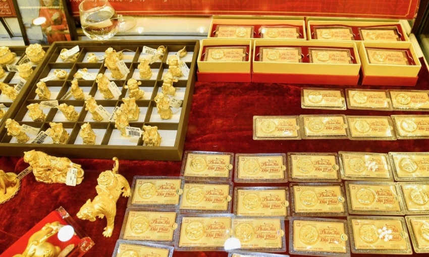 Giá mua vào vàng miếng SJC lùi về 161 triệu đồng