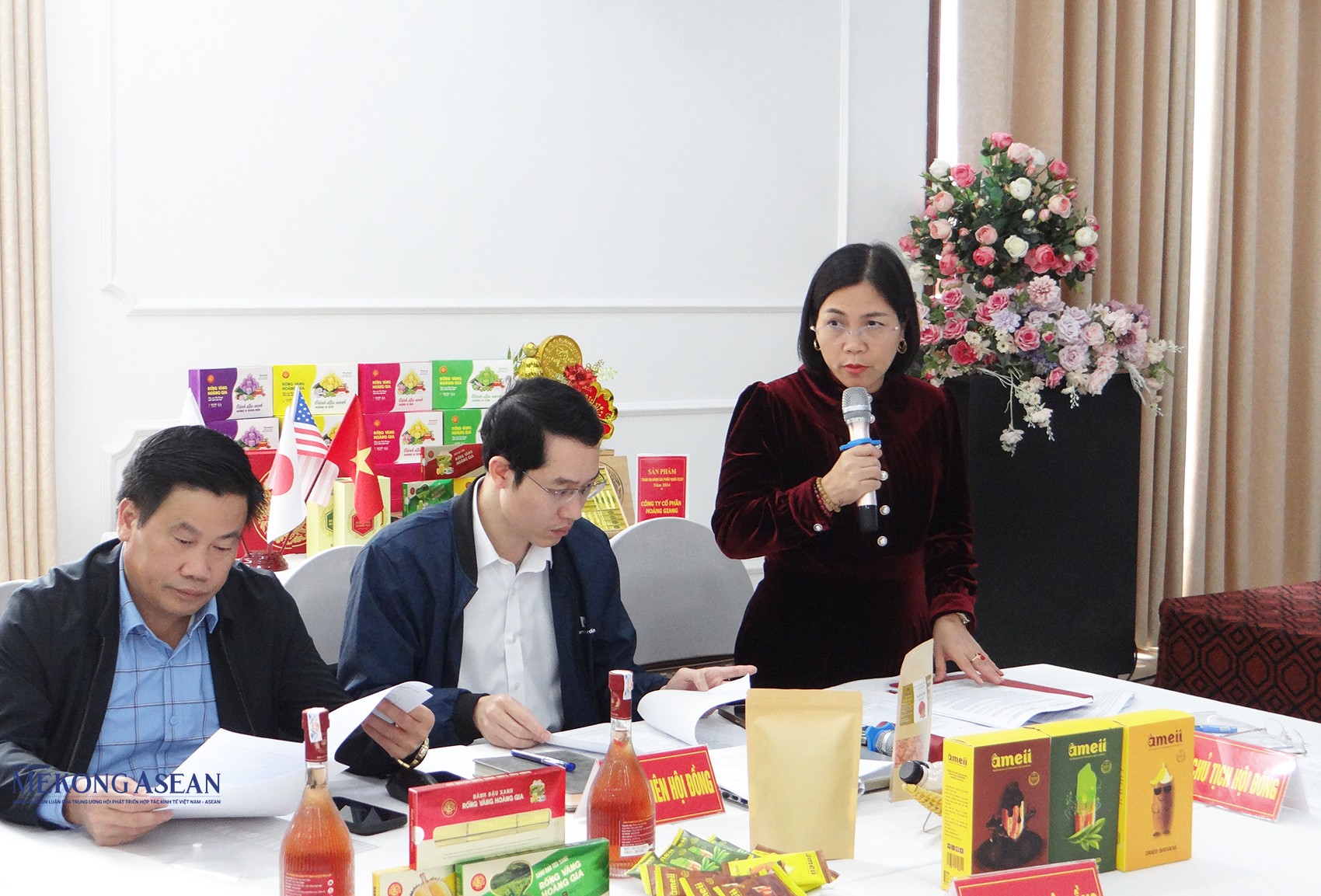 Phó Giám đốc Sở 555win Mobi và Phát triển nông thôn tỉnh Hải Dương Phạm Thị Đào trình bày báo cáo tại hội nghị.