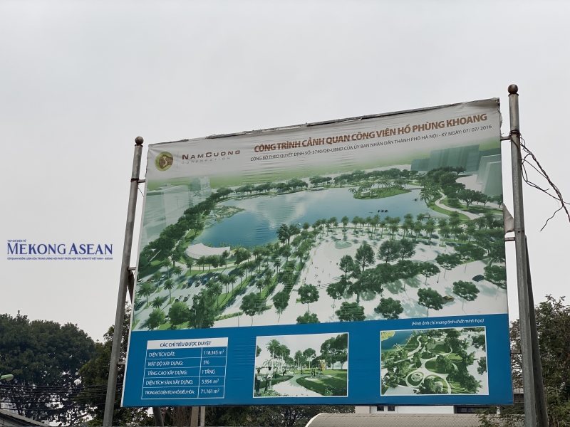 Dự án công viên hồ Phùng Khoang dự kiến hoàn thành trước Tết Nguyên đán Ất Tỵ 2025, có tổng mức đầu tư hơn 3.483 tỷ đồng. Dự án nằm trên địa bàn quận Thanh Xuân và quận Nam Từ Liêm, được phê duyệt quy hoạch lần đầu năm 2007 và khởi công từ năm 2016. Công 