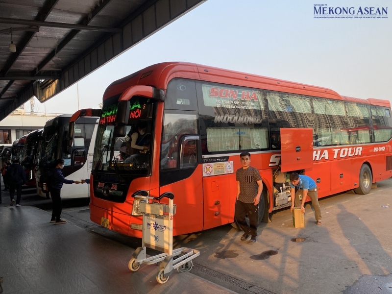Tết năm nay nghỉ 9 ngày, lại bắt đầu sớm hơn một số năm trước nên nhiều hãng xe lớn đã hết vé chặng TP HCM đi miền Trung, Tây Nguyên những ngày cao điểm. Ảnh: Hà Anh/555win Login.