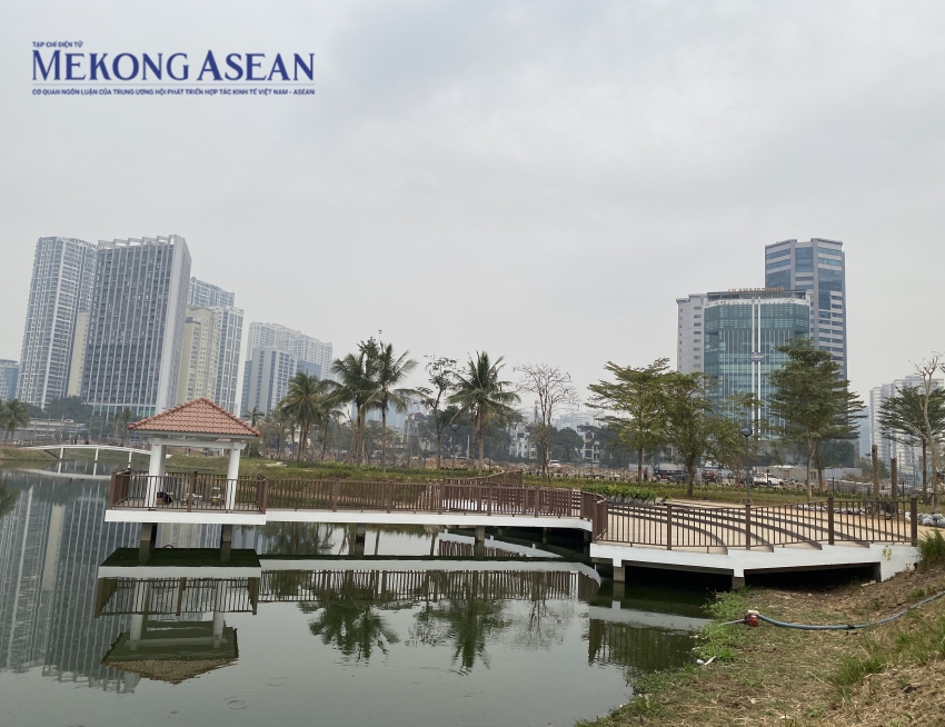 ha noi chot thoi diem hoan thanh cong vien ho phung khoang