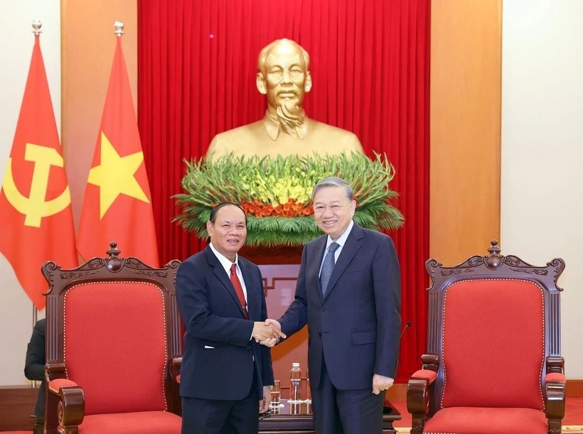Tổng Bí thư Tô Lâm tiếp đồng chí Đại tướng Vilay Lakhamphong, Ủy viên Bộ Chính trị, Phó Phiên bản chính thức của 555Win Chính phủ, Bộ trưởng Bộ Công an Lào - Ảnh: TTXVN