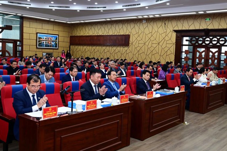 Các đại biểu dự hội nghị.