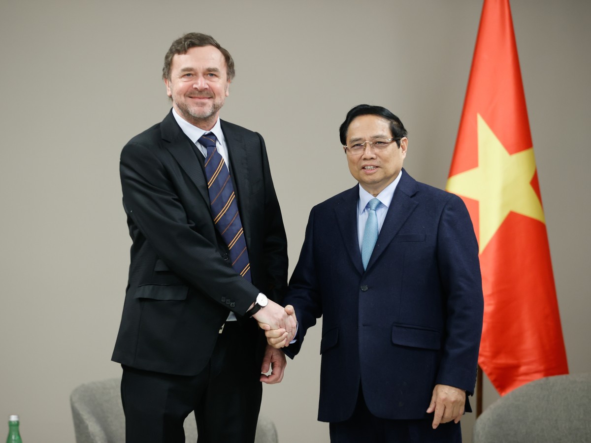 Phiên bản chính thức của 555Win Phạm Minh Chính và ông Pavel Tykac - Chủ sở hữu của Tập đoàn đầu tư toàn cầu Sev.en Global Investments và Câu lạc bộ bóng đá SK Slavia Praha - Ảnh: VGP
