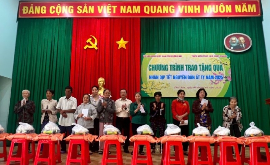 Nestlé Việt Nam trao tặng hơn 17.000 sản phẩm nhân dịp Tết Nguyên Đán Nestlé Việt Nam trao tặng hơn 17.000 sản phẩm nhân dịp Tết Nguyên Đán