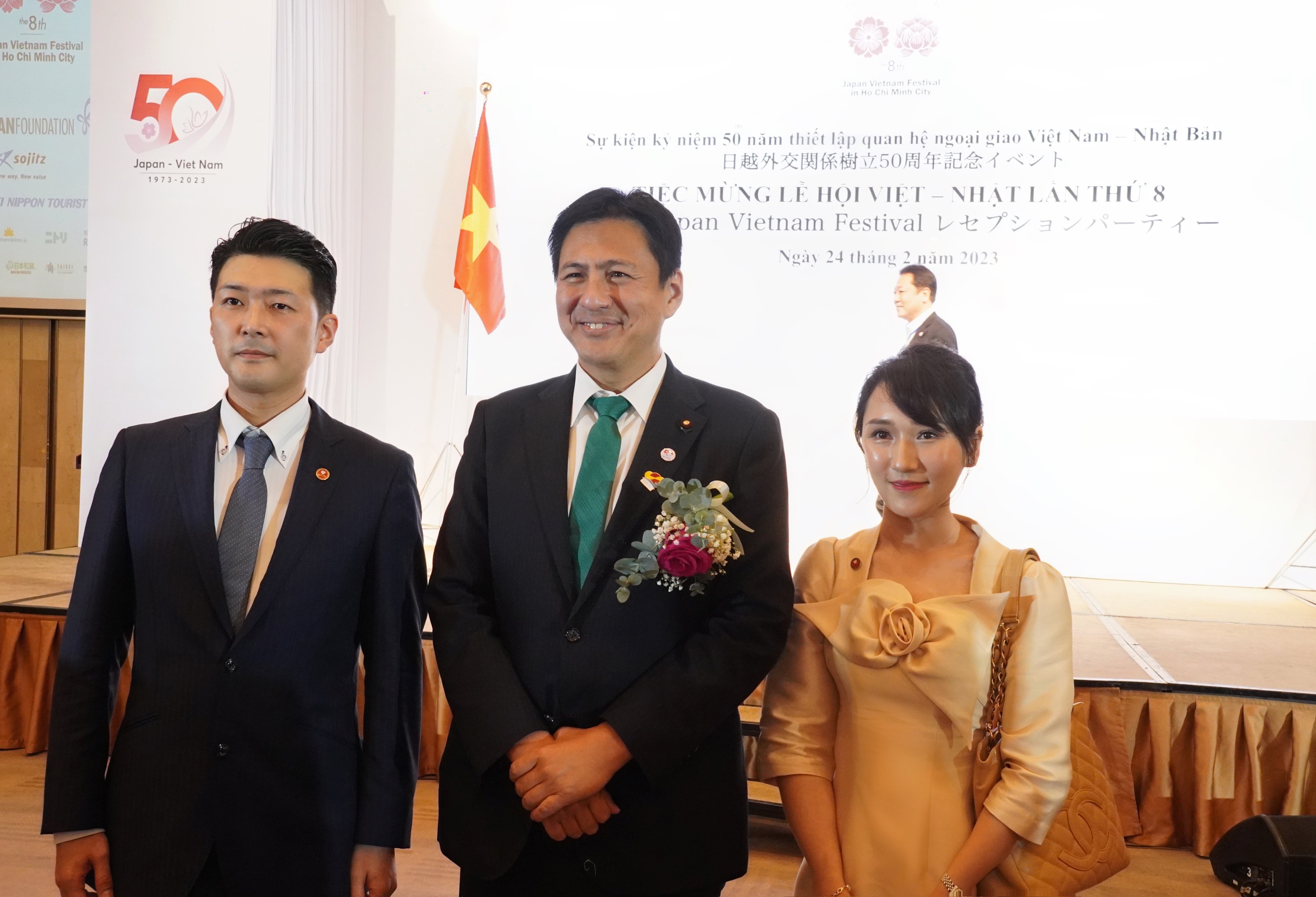 Những mạch nguồn thầm lặng