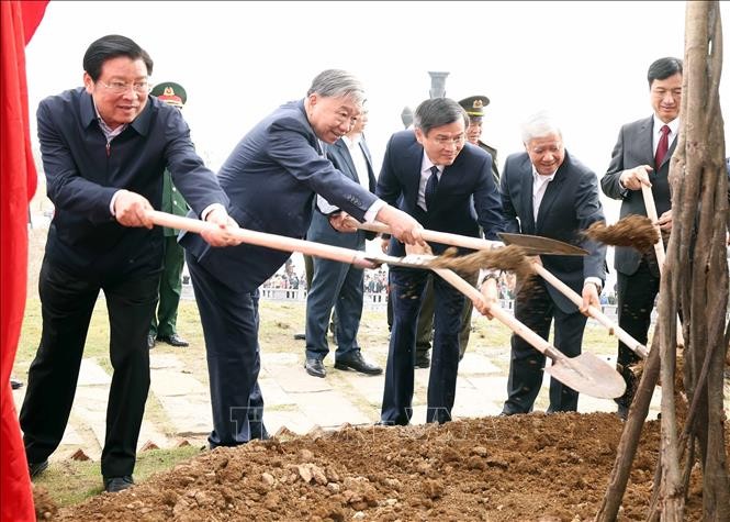 Tổng Bí thư Tô Lâm dự lễ phát động Tết trồng cây đời đời nhớ ơn Bác Hồ