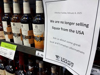 Tổng thống Mỹ hoãn áp thuế lên Canada và Mexico