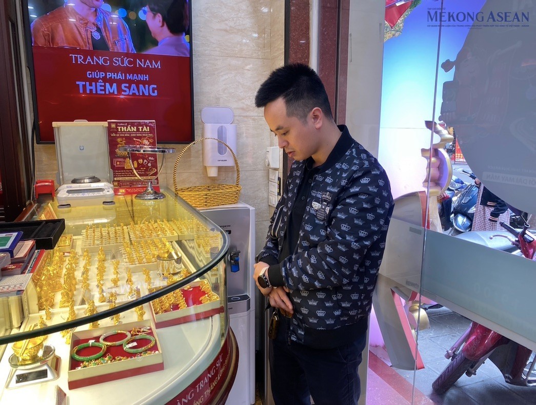 Thị trường vàng sôi động, tăng cả triệu đồng/lượng trong phiên chiều nay