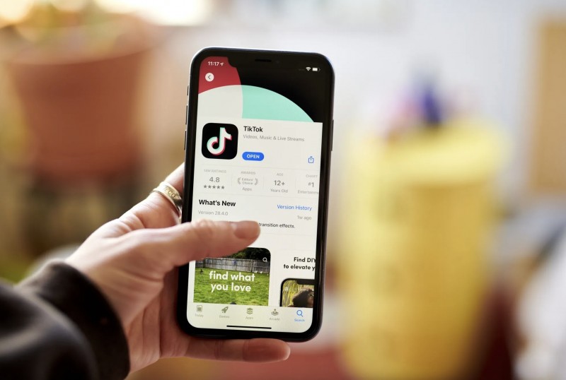 TikTok trở lại kho ứng dụng của Apple, Google tại Mỹ. Ảnh: Theo Bloomberg.