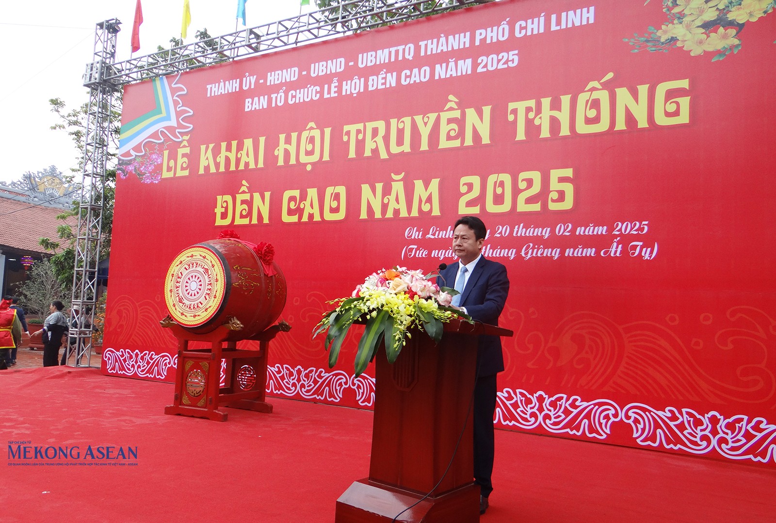 Ông Nguyễn Tuấn Hưng, Phó Bí thư Thành ủy, Chủ tịch UBND thành phố Chí Linh đọc diễn văn khai hội.