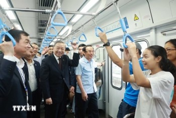 Tổng Bí thư Tô Lâm trải nghiệm tuyến Metro Bến Thành - Suối Tiên