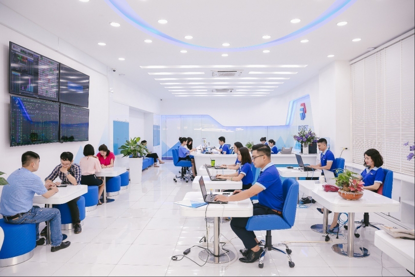 Một công ty chứng khoán muốn tinh gọn bộ máy