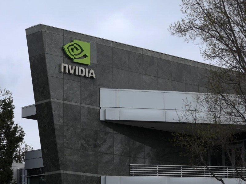 Cơn sốt AI giúp Nvidia thu về hơn 130 tỷ USD trong năm 2024